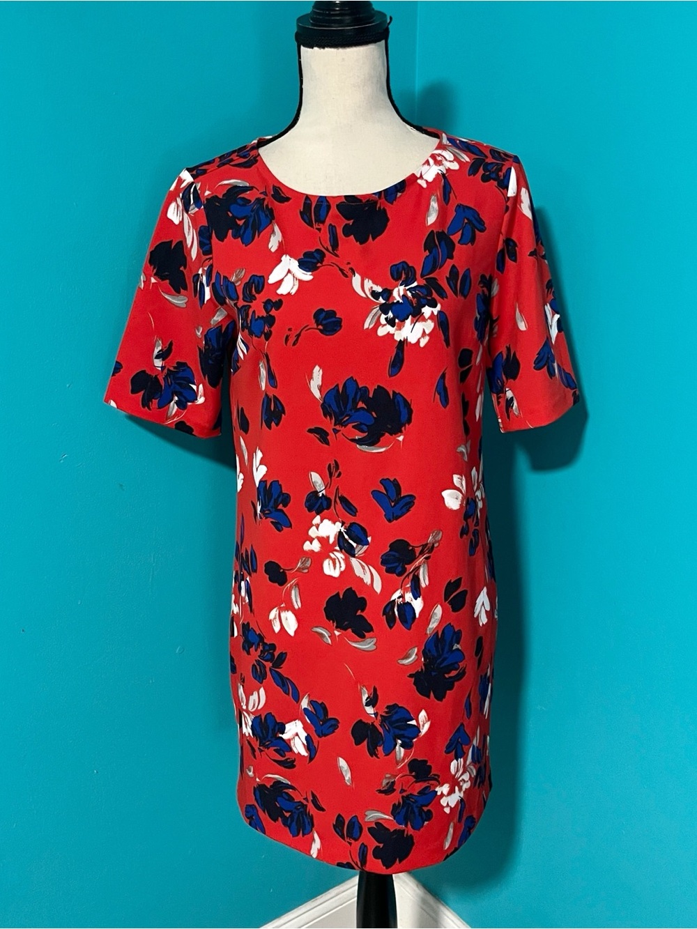 Banana Republic 4 Red Blue Floral Print Keyhole Back Half Sleeve Shift Dress
